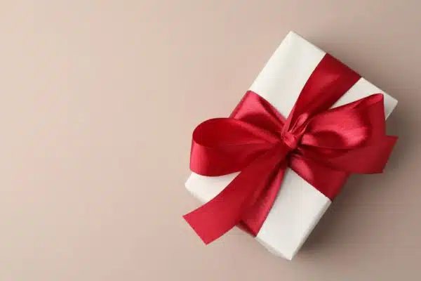 C’est l’histoire d’une société qui additionne les cadeaux clients pour diminuer ses impôts… 12 Qontum | C’est l’histoire d’une société qui additionne les cadeaux clients pour diminuer ses impôts…