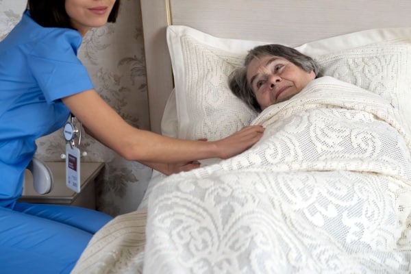 Hospitalisation à domicile : quelle rémunération pour les établissements de santé ? 7 Qontum | Hospitalisation à domicile : quelle rémunération pour les établissements de santé ?