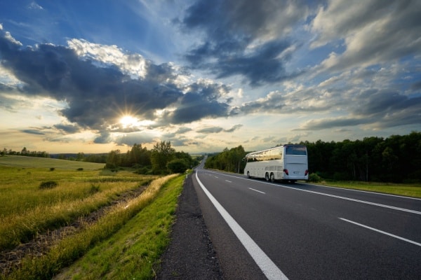 Vers une suppression de la taxe sur l’exploitation des infrastructures de transport de longue distance ? 11 Qontum | Vers une suppression de la taxe sur l’exploitation des infrastructures de transport de longue distance ?