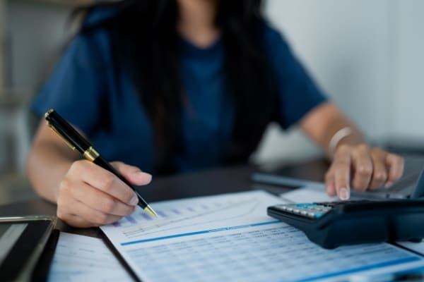 Exonérations fiscales dans les QPV et les ZFU-TE : on joue les prolongations… avec précisions ! 11 Qontum | Exonérations fiscales dans les QPV et les ZFU-TE : on joue les prolongations… avec précisions !