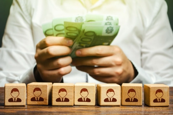 Attribution gratuite d’actions et transfert légal de contrat : perte de chance ? 7 Qontum | Attribution gratuite d’actions et transfert légal de contrat : perte de chance ?
