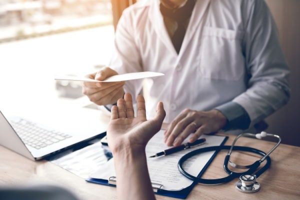 Arrêts de travail sécurisés : une période de tolérance estivale ! 15 Qontum | Arrêts de travail sécurisés : une période de tolérance estivale !