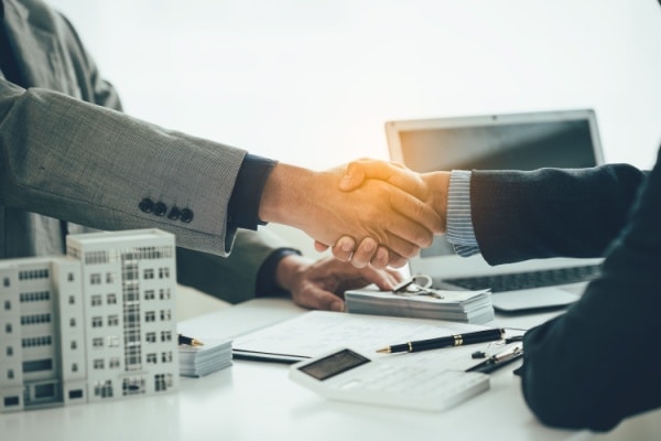 Qontum | C’est l’histoire d’un bailleur qui veut vendre tout ce qu’il a…