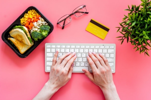 Qontum | Titres-restaurant et télétravail : le juge tranche enfin !