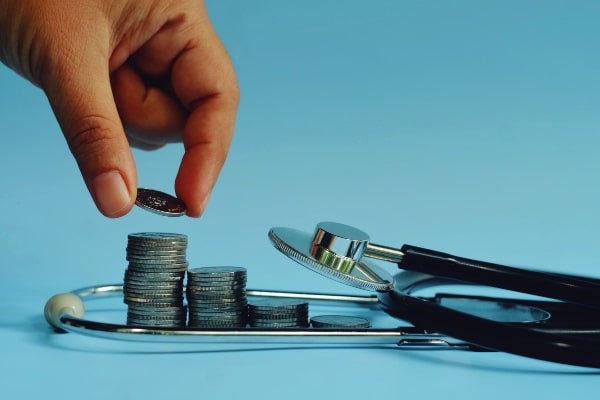 Qontum | SPSTI : quelle rémunération pour le médecin praticien correspondant ?