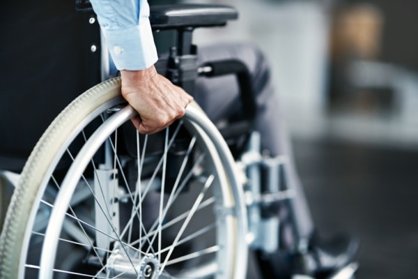 Qontum | Fauteuils roulants et prothèses capillaires : une prise en charge renforcée !