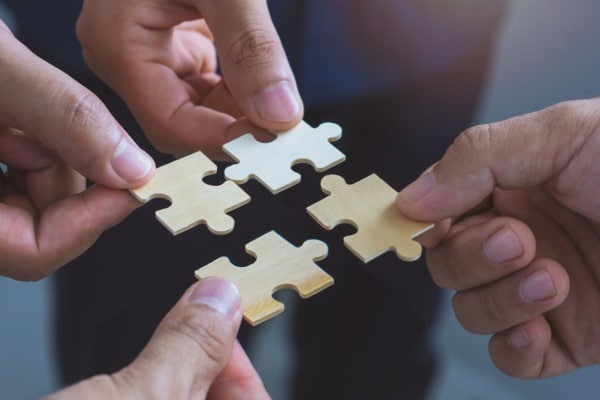 Qontum | Coemploi : une reconnaissance possible hors d’un groupe de sociétés ?