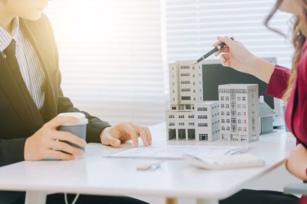 Taxe sur les bureaux : et si votre local commercial se situe dans un ensemble de bureaux ? 7 Qontum | Taxe sur les bureaux : et si votre local commercial se situe dans un ensemble de bureaux ?