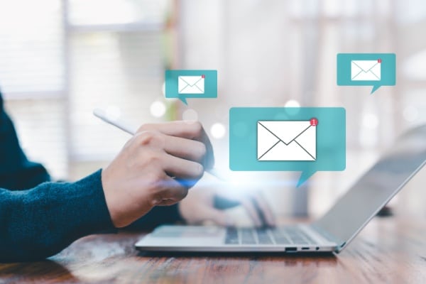 Transfert de mails sensibles : faute grave ? 7 Qontum | Transfert de mails sensibles : faute grave ?