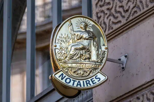 Shutterstock_achatimmobilierfrais Qontum | Achat immobilier : état des lieux des hausses des frais de notaire
