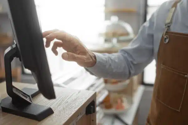 Logiciels de caisse auto-certifiés : ça se précise ! 12 Qontum | Logiciels de caisse auto-certifiés : ça se précise !