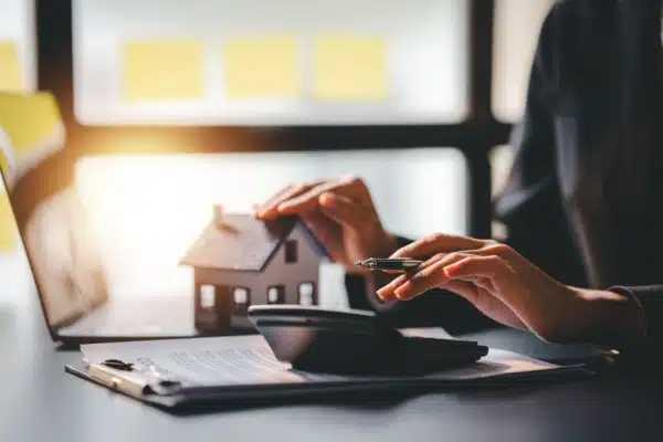 Usufruit temporaire : un apport rémunéré par des titres échappe-t-il à l’impôt ? 11 Qontum | Usufruit temporaire : un apport rémunéré par des titres échappe-t-il à l’impôt ?