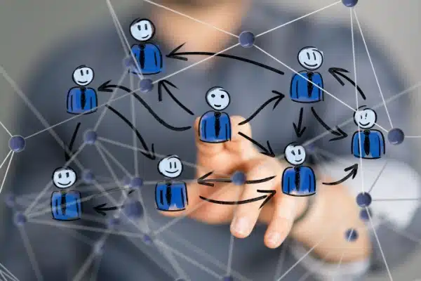 Shutterstock_allegrementformalites Qontum | Groupements d’employeurs et portage salarial : des démarches simplifiées