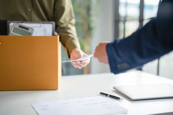 Shutterstock_demissionnnequivoque Qontum | Démission équivoque : jusqu’à quand la contester ?