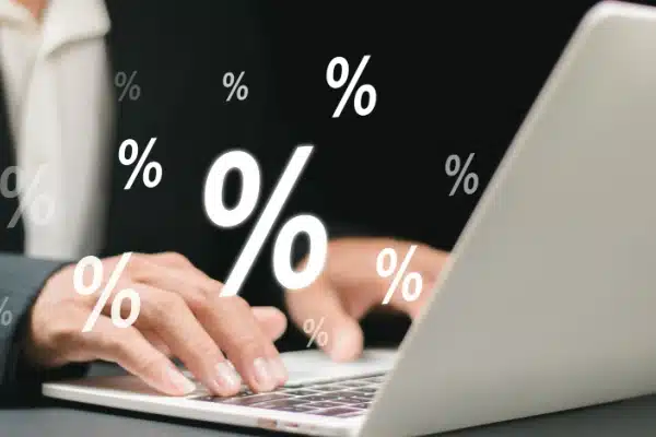 Shutterstock_gererlepastaux Qontum | Gérer efficacement votre taux de prélèvement à la source en 2026