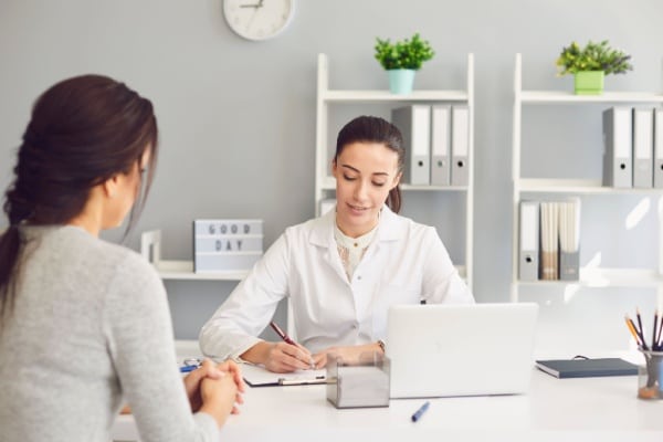 Arrêts de travail : la médecine du travail mieux informée ? 15 Qontum | Arrêts de travail : la médecine du travail mieux informée ?