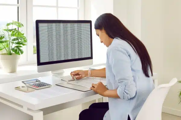 Shutterstock_reglescac Qontum | Commissaires aux comptes : mise à jour d’une norme d’exercice professionnel