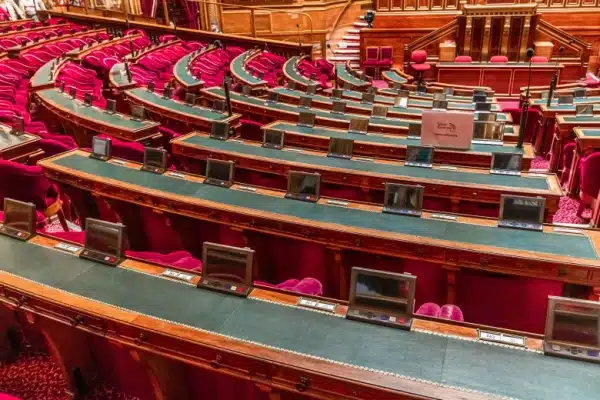 Shutterstock_suppressionnationalectravail Qontum | Conflits collectifs de travail : fin de partie pour la commission nationale de conciliation