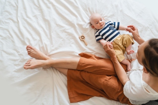 Qontum | Congé supplémentaire de naissance : les modalités sont fixées pour les indépendants et les non-salariés agricoles