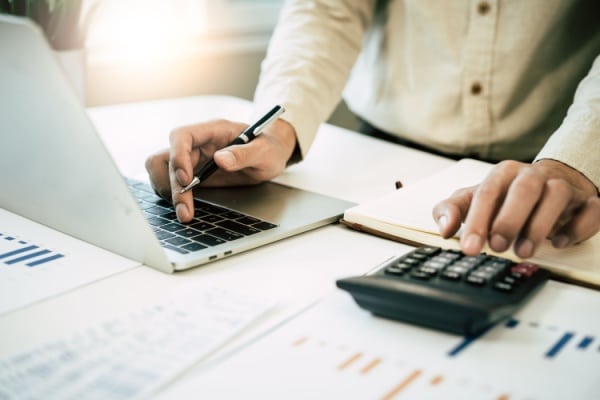 Qontum | Difficultés pour payer ses impôts : panorama des solutions pour les professionnels
