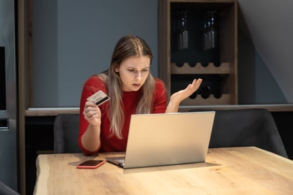 Qontum | C’est l’histoire d’un client qui réclame le remboursement d’un virement à sa banque…