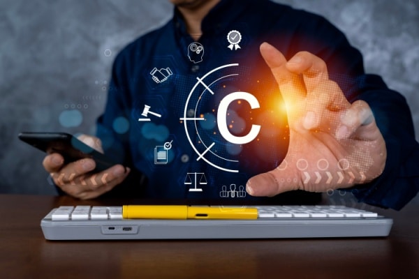 Qontum | TVA et droit d'auteur : œuvre ou simple cliché ?