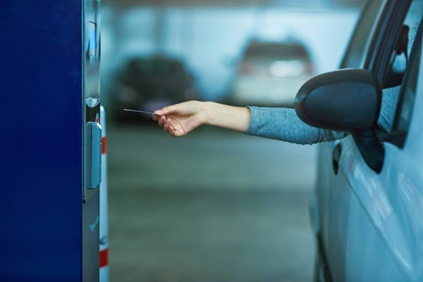 Facturation électronique : quel sort pour les tickets de parking et de péage ? 12 Qontum | Facturation électronique : quel sort pour les tickets de parking et de péage ?