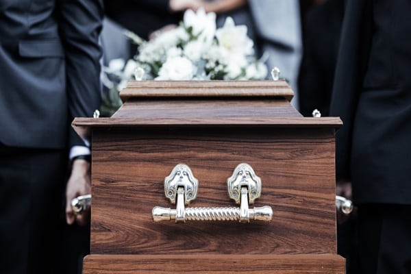 Qontum | Entreprises funéraires : une information obligatoire des familles revisitée