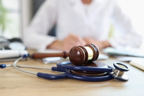 Arrêt maladie et congés payés : le juge précise les règles de prescription 8 Qontum | Arrêt maladie et congés payés : le juge précise les règles de prescription
