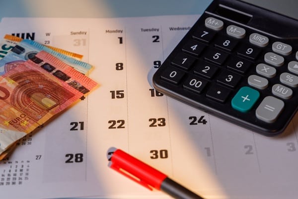 TVA et CIBS : rendez-vous en 2027 ! 16 Qontum | TVA et CIBS : rendez-vous en 2027 !