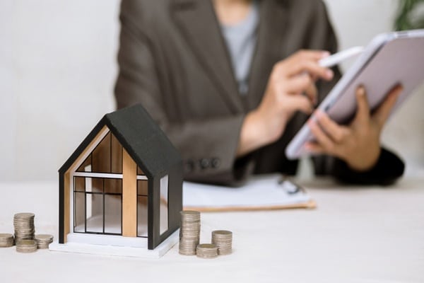 Sociétés immobilières cotées : dernier actif vendu, quel impact sur l’impôt sur les sociétés ? 12 Qontum | Sociétés immobilières cotées : dernier actif vendu, quel impact sur l’impôt sur les sociétés ?
